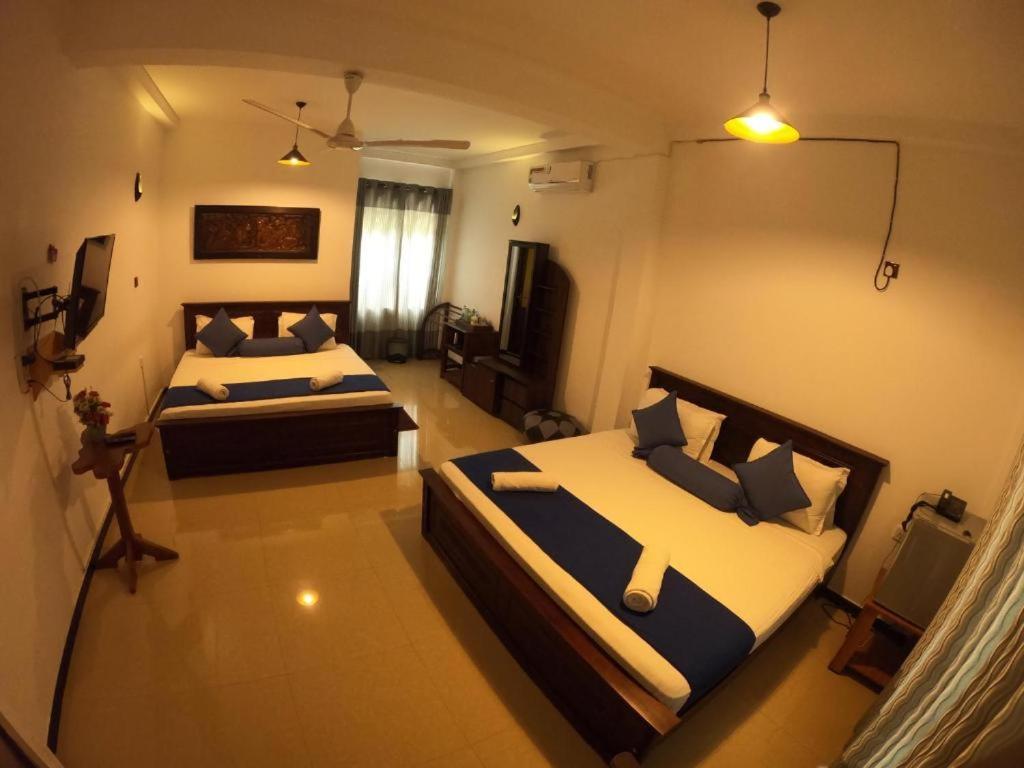 Oyo Kings Hotel Katunayaka Εξωτερικό φωτογραφία