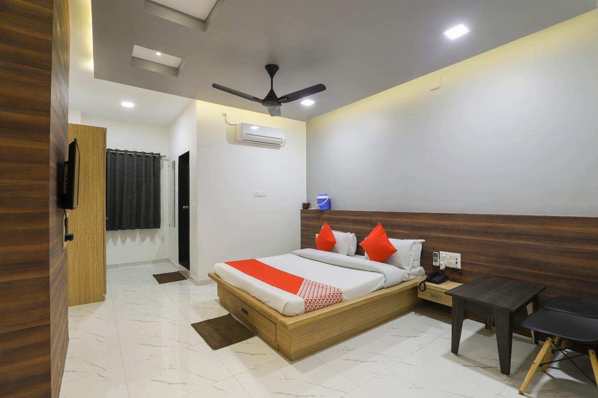 Oyo Kings Hotel Katunayaka Εξωτερικό φωτογραφία